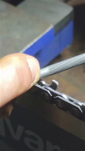 Ways and techniques for sharpening chainsaw blades. #shorts
