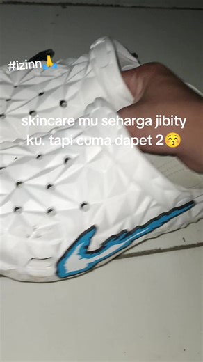 Creative Upgrade: Customizing Crocs with Jibbitz