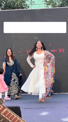 Priya Chauhan on Instagram: "🗣️Apki height achi h modelling kuu ni try kari🫠😵‍💫🙏 Ever listened something like this? (Dream, childhood dream, modelling, mumbai, career, model, ramp walk, red carpet, met gala, famous celeb,for you page, sapne, Bollywood lover) . #trend #dream #modelling #fypシ❤️💞❤️ #model"