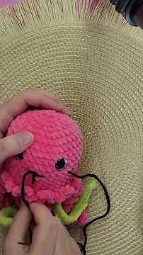 How to embroider mouth details on your amigurumi #crochet
