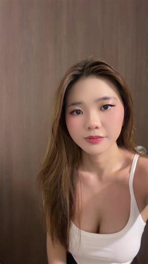 Not gatekeeping this My skin has been SO itchy lately and this actually helped calm it down. Cream for concentrated itchy areas Lotion for larger areas like legs & arms Dermatologically tested so y'all dont have to worry!! It actually feels so so so soothing on my skin You can find it at your nearest Guardian / Unity / Watsons or even get yours online now! #ad #itchrelief #antiitch #dermaltherapysg #atisfysg @Dermal Therapy Singapore @Atisfyre Singapore