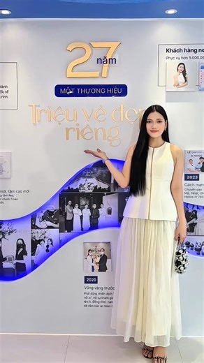 💥 27 năm - cột mốc đáng tự hào đánh dấu hành trình Ngọc Dung đồng hành cùng nhan sắc Việt. Đại tiệc sinh nhật vừa qua chính là lời tri ân đong đầy, được thắp sáng bởi âm nhạc, sắc đẹp và niềm hạnh phúc lan tỏa. 👉 Theo chân Hồng Vân để cảm nhận trọn vẹn bầu không khí rực rỡ này nhé! #PhuNuNgocDung #TMVNgocDung #NgocDung27Nam #MotThuongHieuTrieuVeDepRieng -------------------------------- 𝐍𝐆𝐎𝐂 𝐃𝐔𝐍𝐆 𝐁𝐄𝐀𝐔𝐓𝐘 𝐂𝐄𝐍𝐓𝐄𝐑 Hệ thống Thẩm Mỹ Viện và Bệnh Viện Thẩm Mỹ 27 năm nâng tầm nhan s