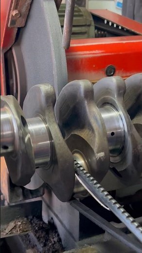 Crankshaft polishing on lathe machine #technology #mechanic #handmade