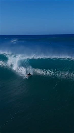 Banzai Pipeline Spitter 2025 | Waves of the World on YouTube