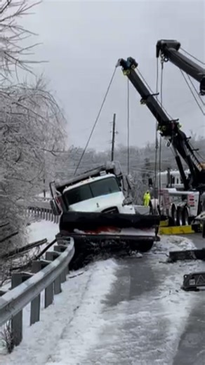 Ice storm damage in Sumner County ❄️⚡ Downed trees, power lines, stoplights out, and a TDOT snowplow crashed on Long Hollow Pike. All reminders to stay safe on the roads and stay off them unless absolutely necessary. | WZTV FOX 17 News, Nashville