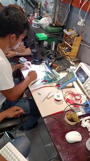 1.7K views · 25 reactions | Hands on cellphone repair training Tracing shortcircuit & using schematic and boardviewer | I Choose Excellence | Facebook