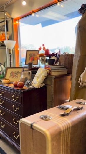 15 reactions | It’s chilly outside… Which is the perfect excuse to stop by The HUB! Nothing warms the soul like a little retail therapy! ✨️ | The HUB - Hospice Unique Boutique | Facebook