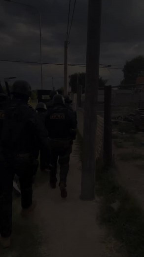 Detención de personas en caravana de motos