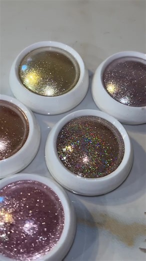 Explore Luxurious Glitter Eyeshadow Shades