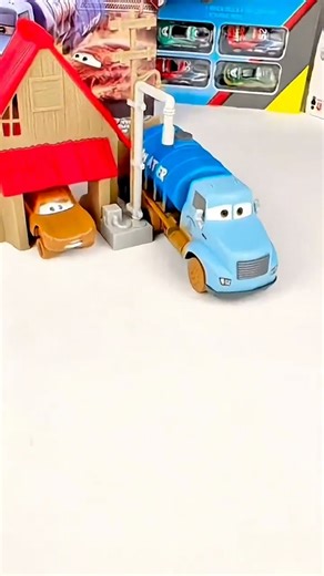 ASMR satisfying unboxing & review Disney Pixar cars. Smash & crash stunt set. Lightning McQueen