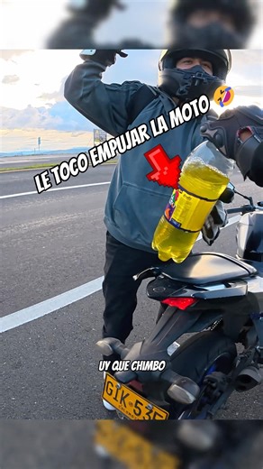 Sacando gasolina | Parte 2🤣#biker #motos #bros #viral #humor #diversion