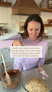 First comment “HOMEMADE” to get 50 protein packed and nutritious snack recipes that you can make with simple ingredients in minutes! I used to think I had a snack problem. Turns out—I had a systems problem. The constant grazing, meltdowns, mystery stomach aches, and “Mom, what can I eat?” every 12 minutes? It wasn’t because my kids were wild. It was because we were relying on snacks that didn’t actually fuel them. The real shift happened when I started batch prepping just one hour a week. No fan