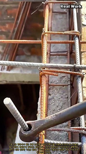 숙련된 기술자의 정밀한 현장 철근 가공 및 절곡 공정 #worker #process #reinforcedconcrete #ironwork #skills