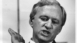 Former Liberal leader Andrew Peacock dies aged 82