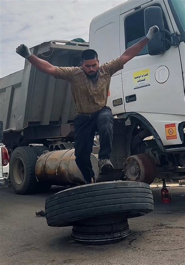 @SaudiTyreGuy تتابعني وفّرت على هذا السائق 1000 ريال بإصلاح الكَفَر بدل تغييرها. #المدينه #السعودية #fyp #viral