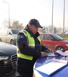 Nga gjoba deri në 500 euro e deri te konfiskimi i veturës - Një ditë me Policinë e Trafikut | IndeksOnline