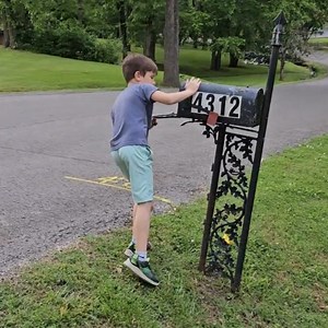 ✨ 📭 There's nothing like that magical moment at the mailbox when the new issue arrives! | Highlights for Children