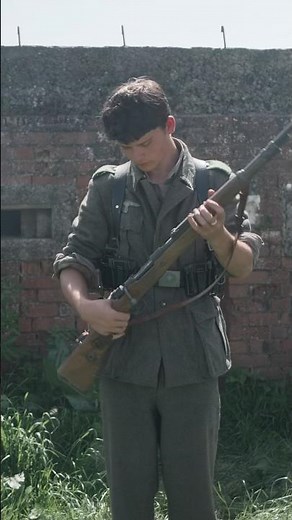 What did the German soldier wear during WW2?