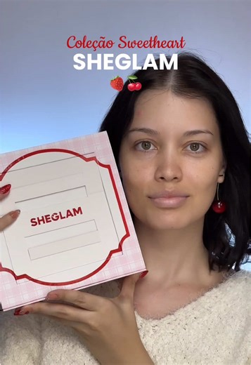 Testando a Coleção Sweetheart da SHEGLAM 🍓🍒 review completo Nomes dos produtos: Tônico: Pink Whip Bifida Ferment 30% Milky Toner Primer: Buttercream Bliss Canvas Primer Máscara labial: Berry Jam Lip Mask Pot Blush: Berry Cute Cake Blush Paletas: Berry Besties Color Trio (cores: Strawberry Meringue e Raspberry Tart) Geléias labiais: Life is Delicious Pocket Lip Jam (cores: Juice Box e Ambrosia) As unhas são da @Nails by Mimi Brasil 💅🏻 Recebidos da @SHEGLAM #SHEGLAMpartnership #SHEGLAM #SHEGLA