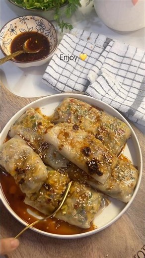 Tasty rice paper rolls 🔥 #easyrecipes #quickrecipe #homecooked #vegetarianrecipes #foodshorts