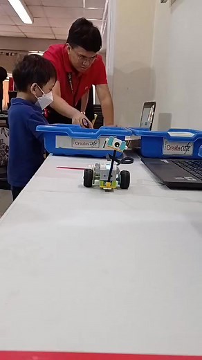 📢Hands-on learning in action! Our LEGO WeDo Robotics Workshop at iCreate Café Manila was a fantastic experience for young innovators, fostering creativity, problem-solving, and teamwork through robotics. 🤖✨ Stay tuned for more exciting workshops! #LEGOEducation #WeDoRobotics #STEM #HandsOnLearning #iCreateCafeManila" | iCreate Cafe Manila