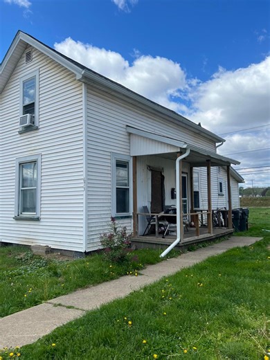 673 John St, Coshocton, OH 43812 - MLS 226012972 - Coldwell Banker