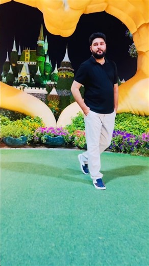 🌈👀 Wait Until You See What’s Inside Dubai Miracle Garden | 4K #dubai #explore #trending #flowers #AE