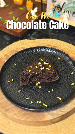 One Pot Chocolate Cake Recipe 🍫 | Egg Chocolate Cake in a Pan | Easy 10-Min Dessert