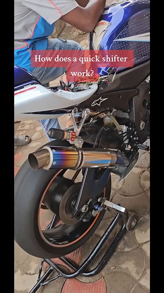 that's how it works...its gear engaging without clutch