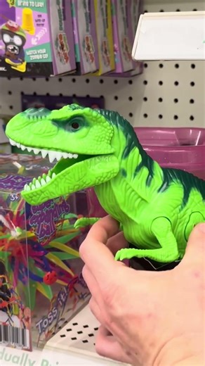 Every bootleg dinosaurs make this sound 😂 #jurassicworld #toys #dinosaur