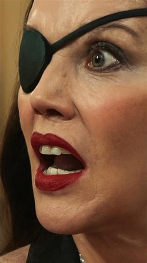 Sandra in jail sees the spirit of Anastácia laughing in her face #êtamundomelhor #memes #novelas