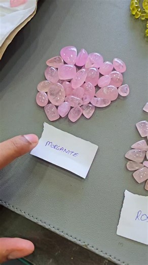 Morganite vs. Rose Quartz — which pink wins your heart? 💕 Both are adored for their soft, romantic glow — but they couldn’t be more different. Morganite carries that peachy elegance, a gemstone that feels refined and rare — often chosen for fine jewelry and engagement rings. Rose Quartz, on the other hand, is gentle and loving — the crystal of calm energy and affection, and yes… much easier on the wallet! Whether you love the sophisticated sparkle of Morganite or the soft serenity of Rose Quart