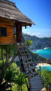 4.7K views · 385 reactions | A secluded treehouse nestled in Bali’s Nusa Penida. ⁣ IG user  @florisgone  Bali, Indonesia ⁣Ocean Views #trip101com #trip #travel #wanderlust #roamtheplanet #reel #reels #explore #NusaPenidaTreehouse #BaliGetaway #SecludedRetreat #NatureEscape #bali #indonesia | Trip101 | Facebook