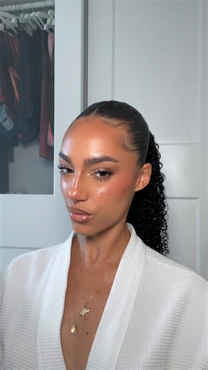 saffron | model & beauty creator on Instagram: "Chefs KISS 👩🏽‍🍳"