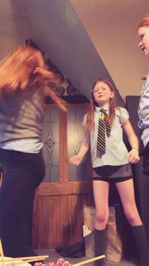 4Lifers 💗💗💗 (@dance_acc1234567)’s videos with Wonderland - Caravan Palace