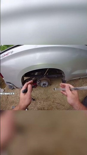 Chevy Silverado Rear Brakes: Quick, Simple, No Scanner Needed 🔧#MyMobileMechanic #Carferno