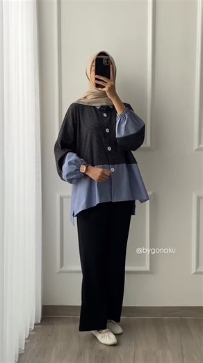 Bygonaku on Instagram: "Button Moon Stripes Bahan : Kaos Spandex mix Katun Oxford - Berkerah - Kancing Aktif - Busui Friendly 🛒 Harga Admin WA : 105.000 Marketplace : 129.000 DETAIL UKURAN Lingkar Dada 140cm Panjang Baju 62cm-68cm Lingkar Ketiak 44cm Panjang Tangan 39cm On model : TB 157cm BB 43kg #stripes #fashion #outfitoftheday #styleinspiration #reels"