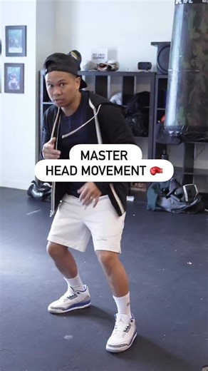 Quinit Boxing | Vancouver and Port Coquitlam Boxing Gyms on Instagram: "HEAD MOVEMENT DETAILS The simplicity of boxing means we can really fine tune every part of the mechanics. Boxing is all about load and weight transfer. Often see novices not really load their hip by rotating in and dropping the weight on the leg - they roll or slip by primarily moving their upper body/shoulders/waist. But as with all movement in boxing, it comes from the lower body first. #boxingskills #boxingheads"
