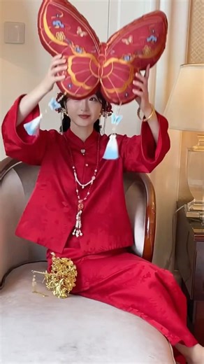 The bride is so cute! 😍 #wedding #cute