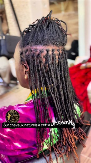 78. 013. 88. 16. KEUR MASSAR C’est très rare de voir l’évolution des locks jusqu’à cette longueur. Cela montre clairement que l’entretien a été bien fait : zéro chute de cheveux, des tiges normales et une texture de plus en plus naturelle. Sen Rastafro de Keur Massar, le meilleur en matière de locks. 🔥 Travail, discipline et savoir-faire. Une femme lockseuse a toujours raison. ✊🏾🌿#keurmassar #rufisque #dakar #locks #dakarformation @ViToo officiel ⭐️ @Ⓟ Ⓡ Ⓘ Ⓝ Ⓒ Ⓔ __Ⓟ Ⓘ Ⓢ Ⓞ Ⓤ Ⓛ Ⓐ ✪ @sina bassen