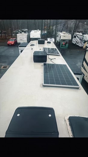 Expert RV Roof Repair in Connecticut. 20 years of experience. Call us at (860) 645-8233. | Certified On-Site RV Service