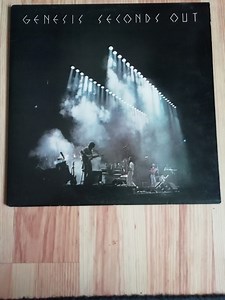 Genesis - Seconds Out