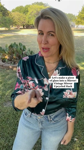 88K views · 2.8K reactions | Let’s Upcycle a regular piece of frame glass into an actual mirror! Best Vintage Mirror Upcycle/Hack Ever! Mirrors are expensive. Whether you’re shopping in a big box store or your antiquing mirrors will set you back. I love a good mirror gallery wall and this is one way that you can achieve beautiful vintage, looking mirrors! | Redeux Style | Facebook