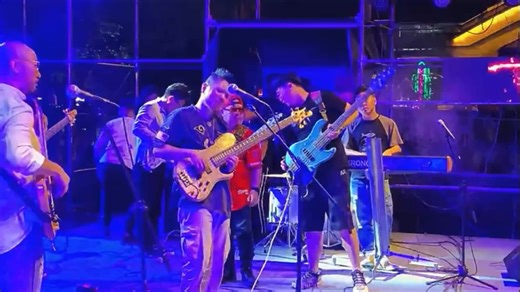 为什么全是贝斯手Solo？