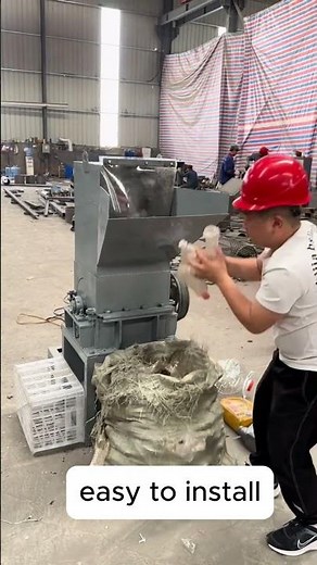 Plastic Bottles Shredding | Powerful Plastic Bottles Crusher in Action #recyclingmachine