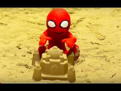 SPIDERMAN Y LOS SUPERHÉROES BEBÉS JUEGAN EN LA PLAYA 💚dibusYmas