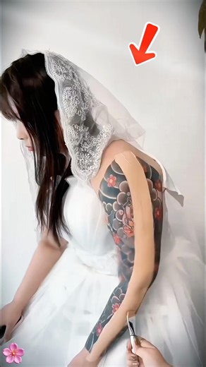 È stata rifiutata per il matrimonio a causa di un tatuaggio sulla mano