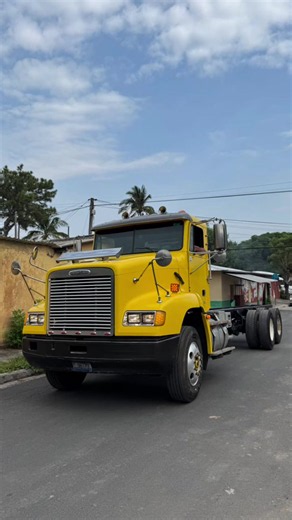 #camiones #viralvideo #freightliner #condor 👀 | freightliner fl100