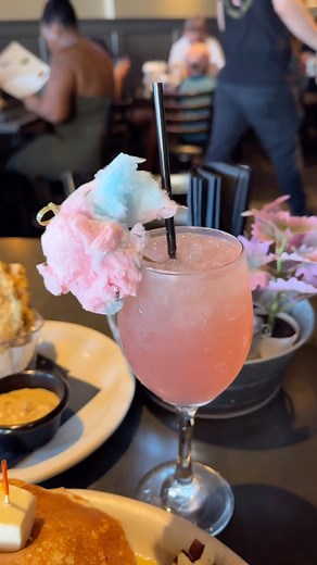 Calling all brunch snobs! 🥂 We stopped by @brunchsnobrestaurant in Phoenix to check it out! Such a great spot with a super fun menu and perfect service! Let us know if you check them out! 📍Brunch Snob 4747 E Elliot Rd Phoenix, AZ 85044 #brunchsnob #brunch #arizona | Hungry Hotline