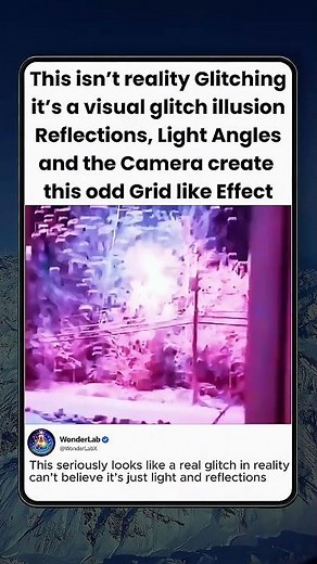 A Real-Life Glitch Effect Caused by Light and Reflections!!